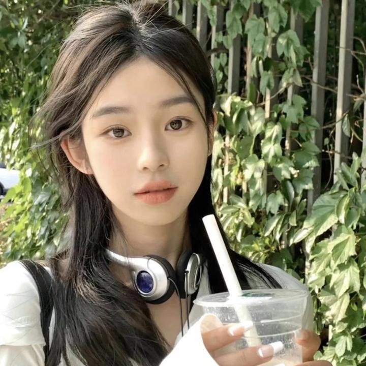 冲破樊笼走彩凤